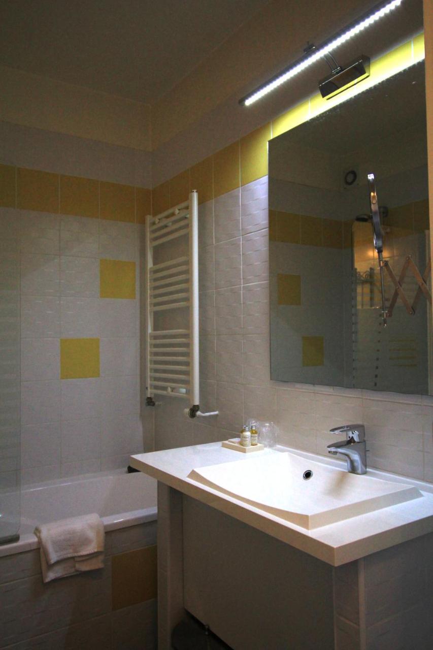 Best Western Blanche De Castille Dourdan Exterior foto